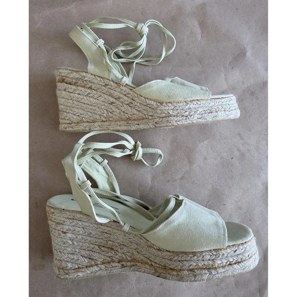 Newport News Espadrille Wedge Heels Size 8 Women Pale Green Resort Shoes